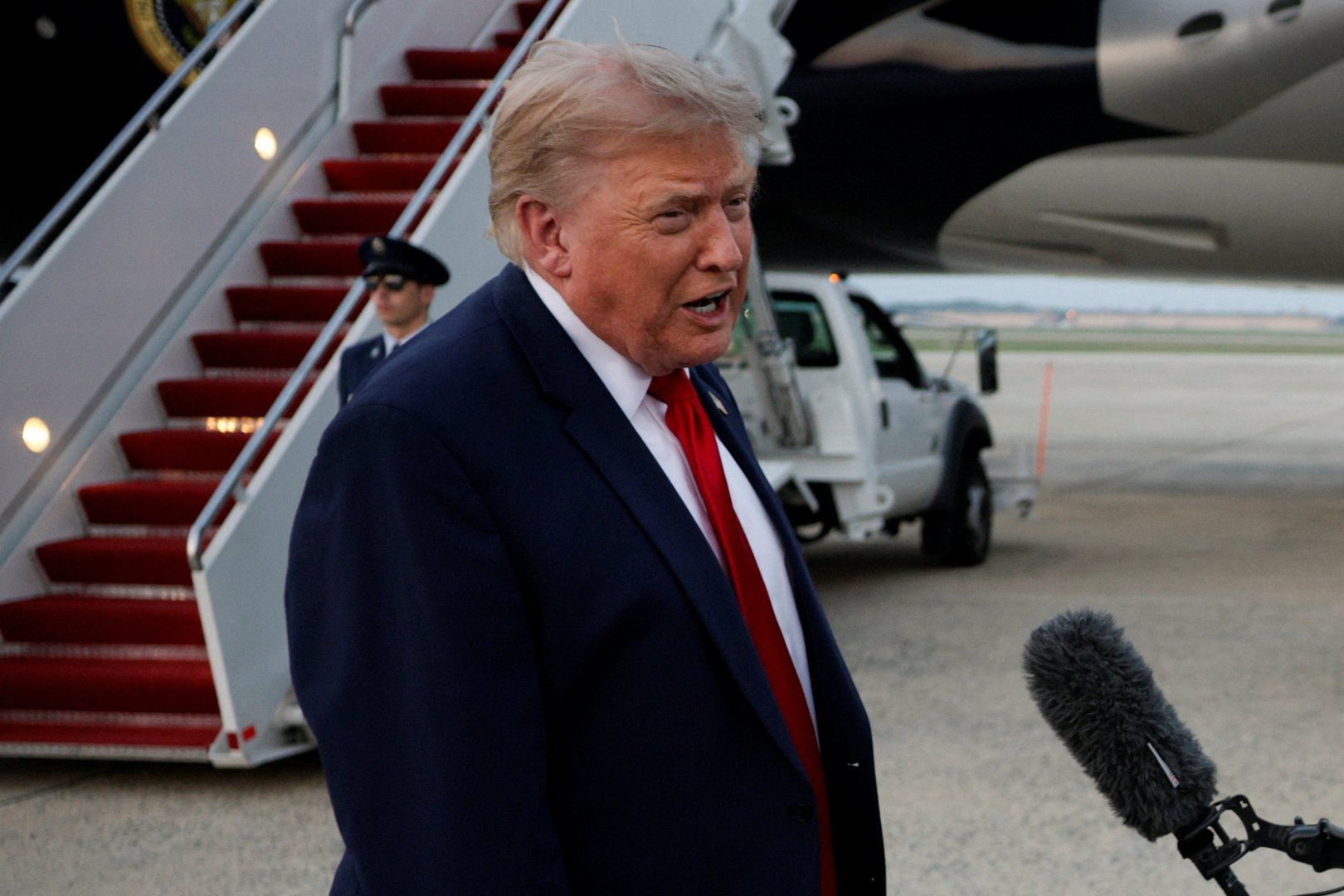 Trump ties new Iran strikes to US troop deaths in region
