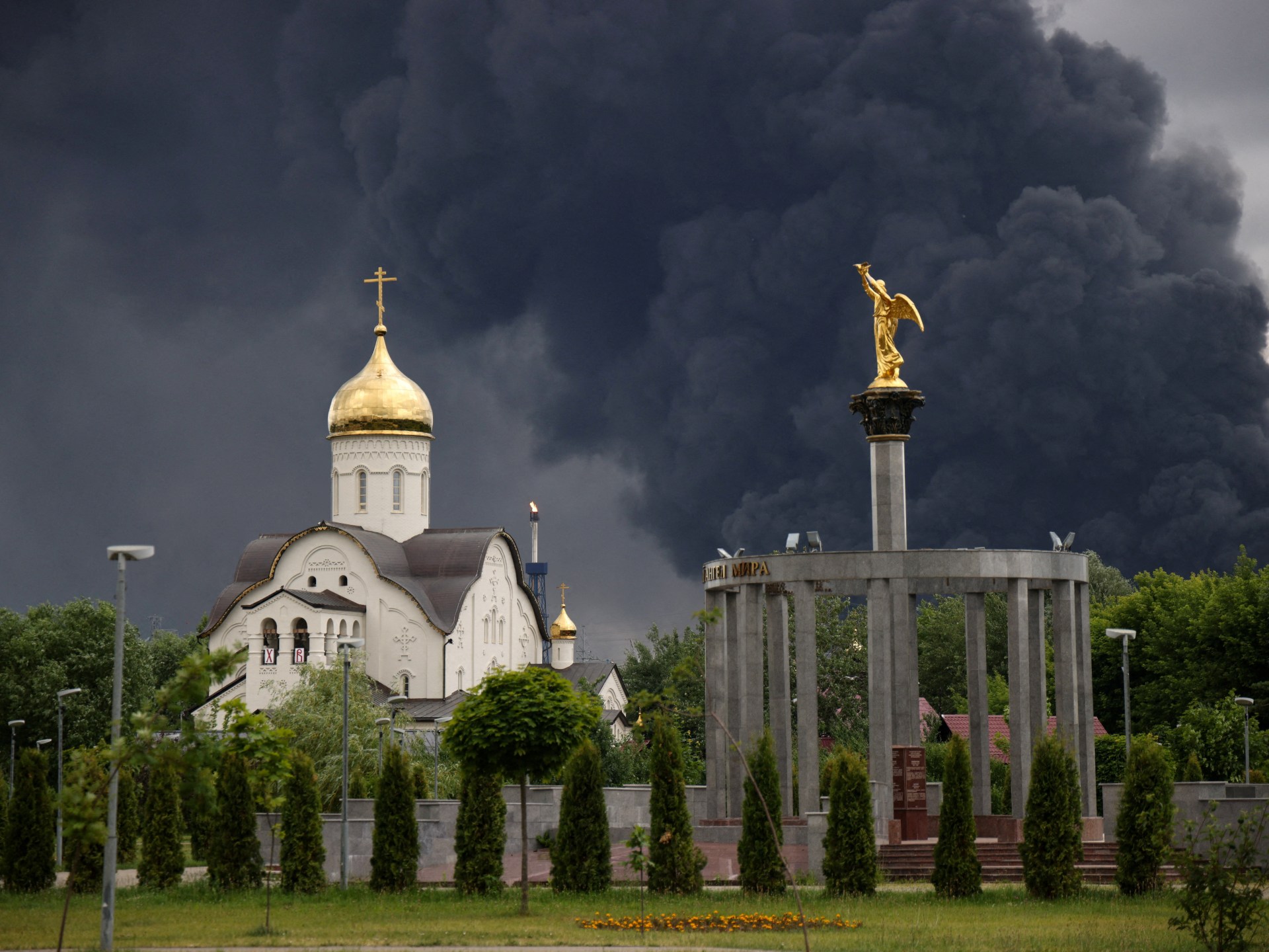 Fuel limits spread in Russia as Ukraine targets refineries