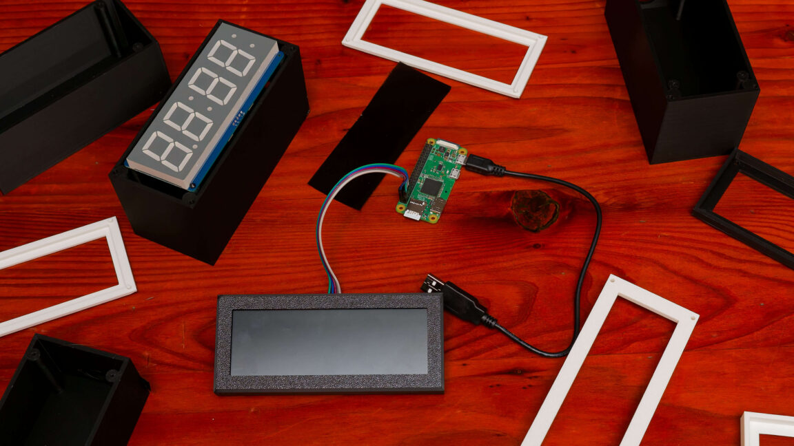DIY self-setting bedside clock pairs Raspberry Pi with AI-assisted code