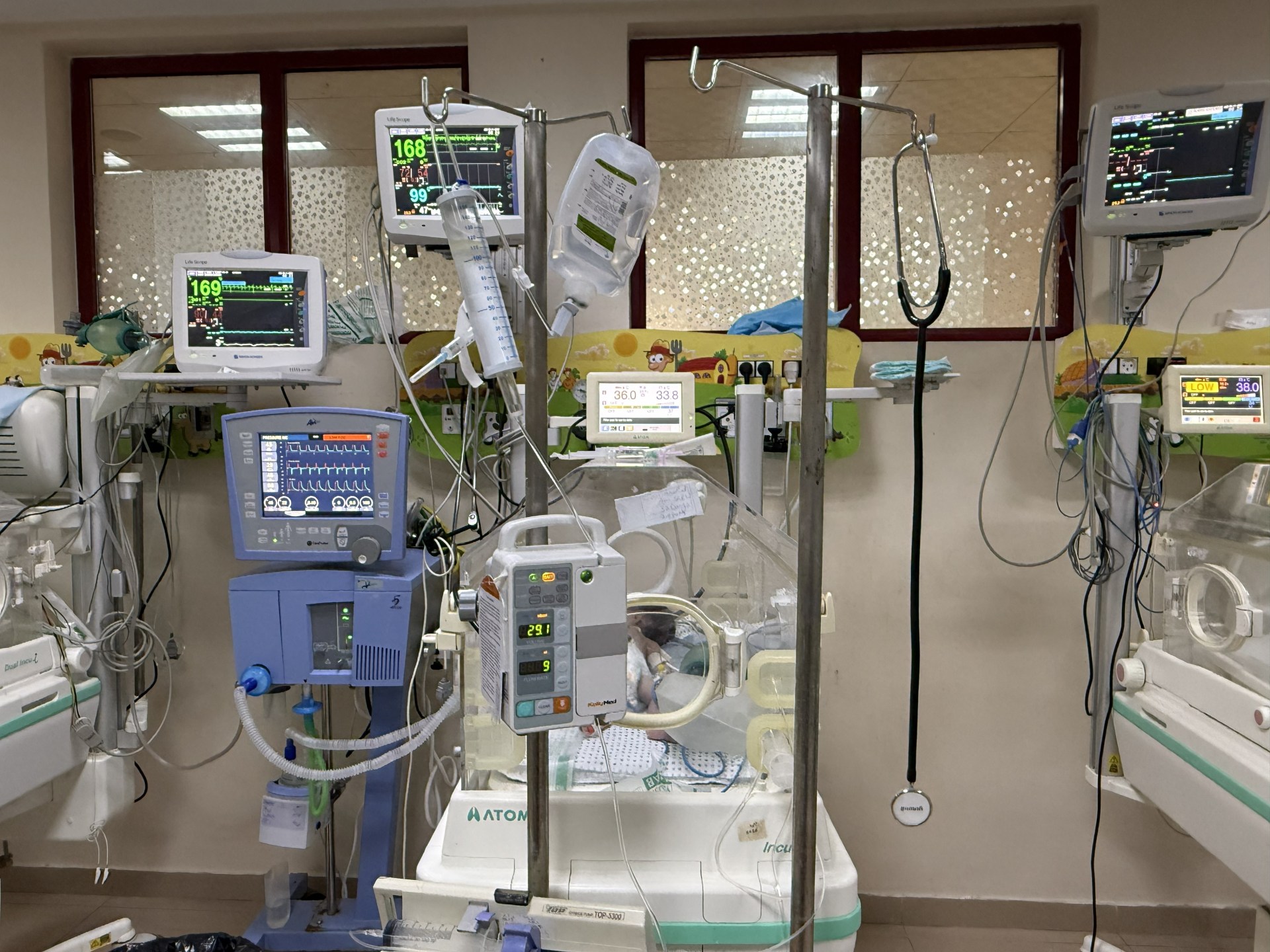 Premature babies in Gaza face rising risks as neonatal care thins