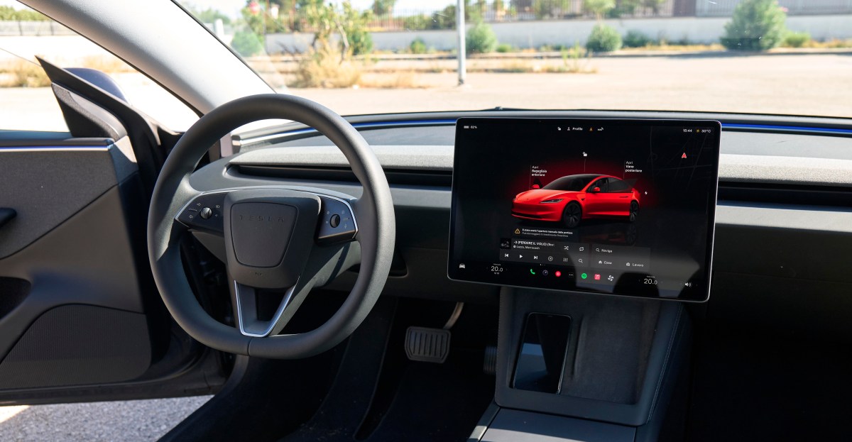 Tesla says accelerator input preceded fatal Texas Model 3 crash