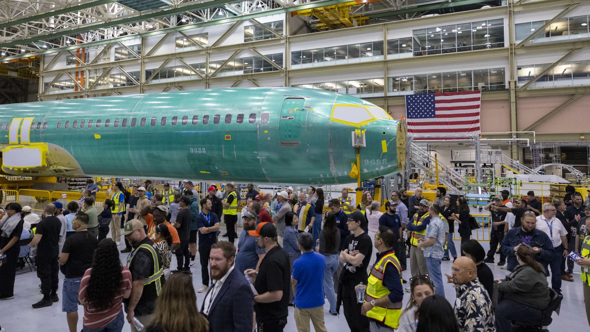 United Boeing 737 Max 10 seats leave airline with cabin decision