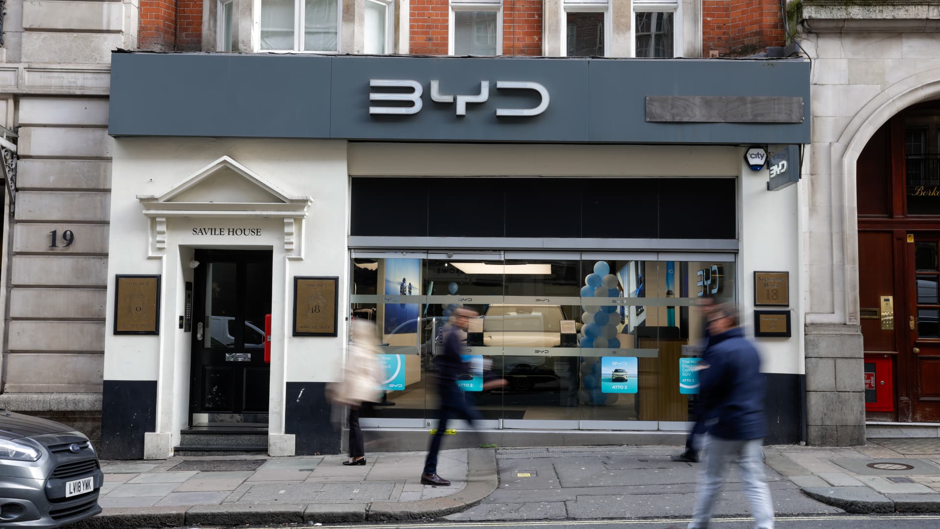 Chinese car brands gain ground with UK buyers