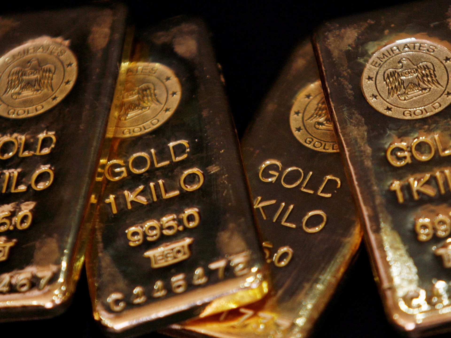 Gold falls 3.3% as oil, Treasury yields and dollar rise
