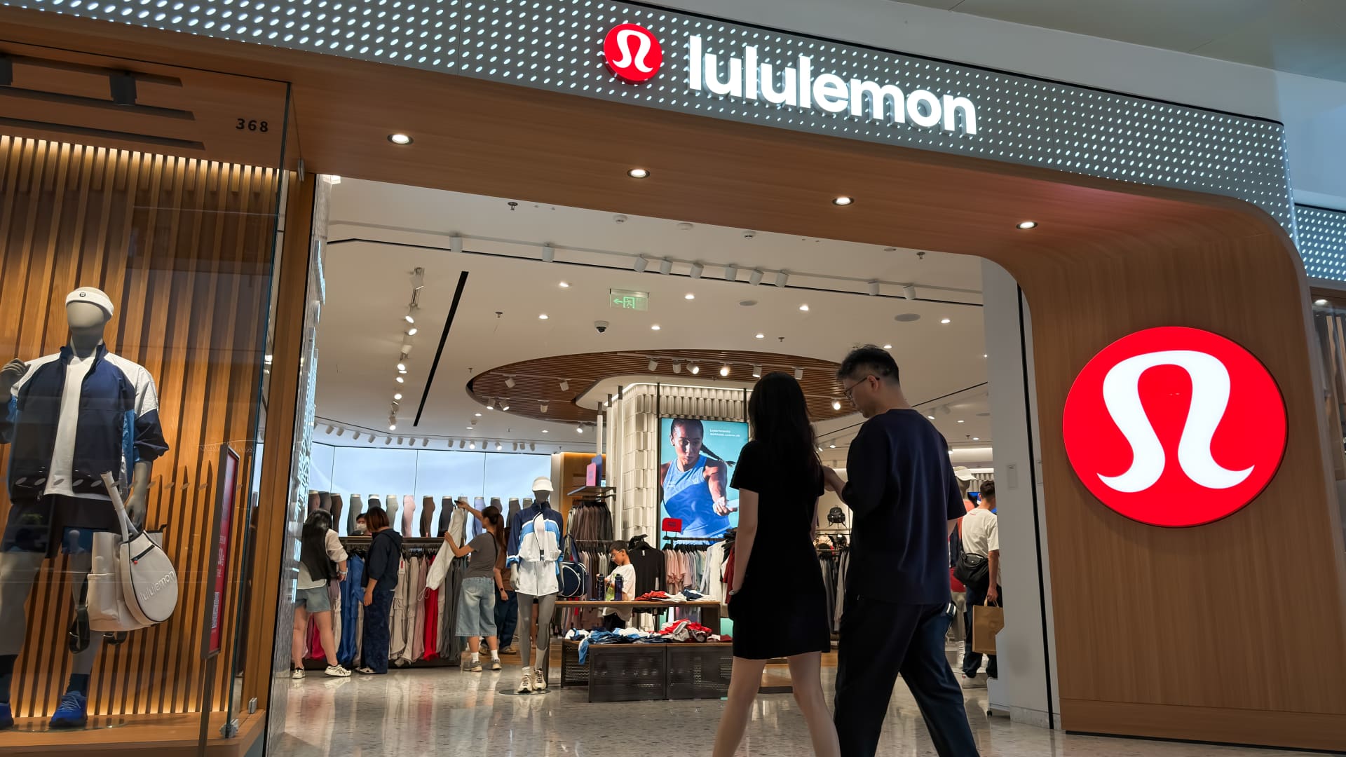 Lululemon lowers 2026 forecast as North America sales weaken