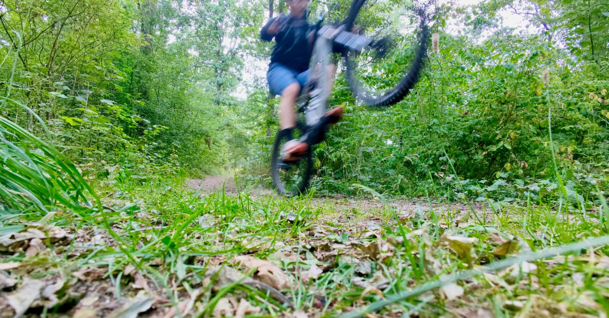 Amflow e-mountain bike test makes the case for pedal assist