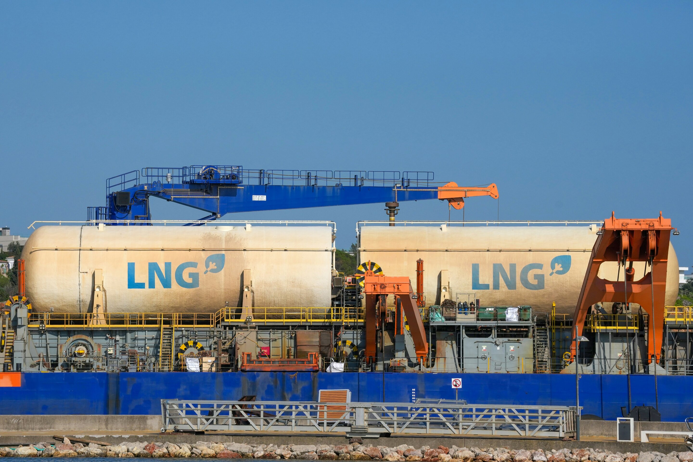 Darwin residents press for toxic gas monitoring near LNG plants