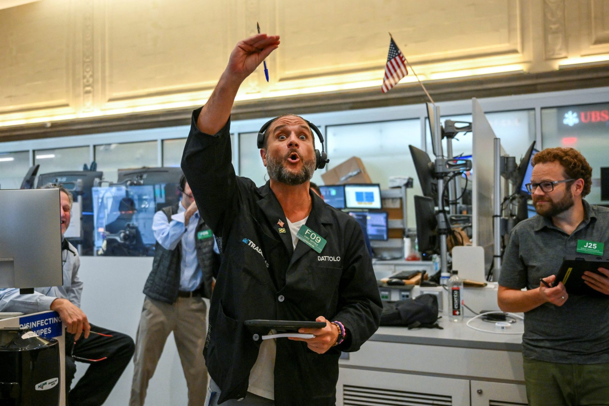 Nasdaq chip slump puts correction threshold in sight