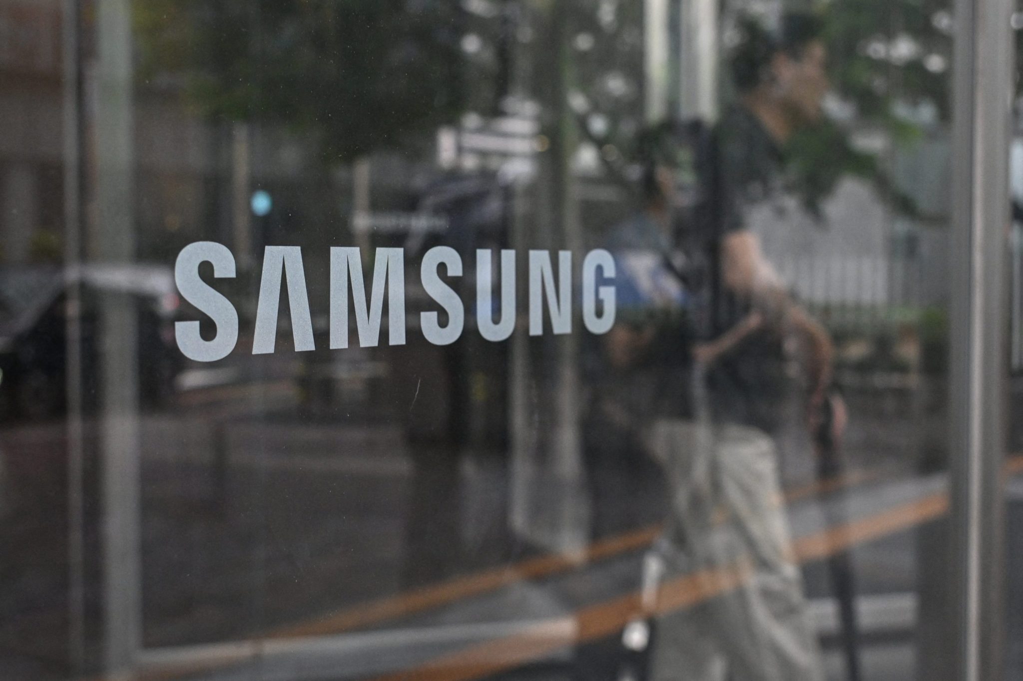 Samsung wins Broadcom chip deal worth more than $200 billion