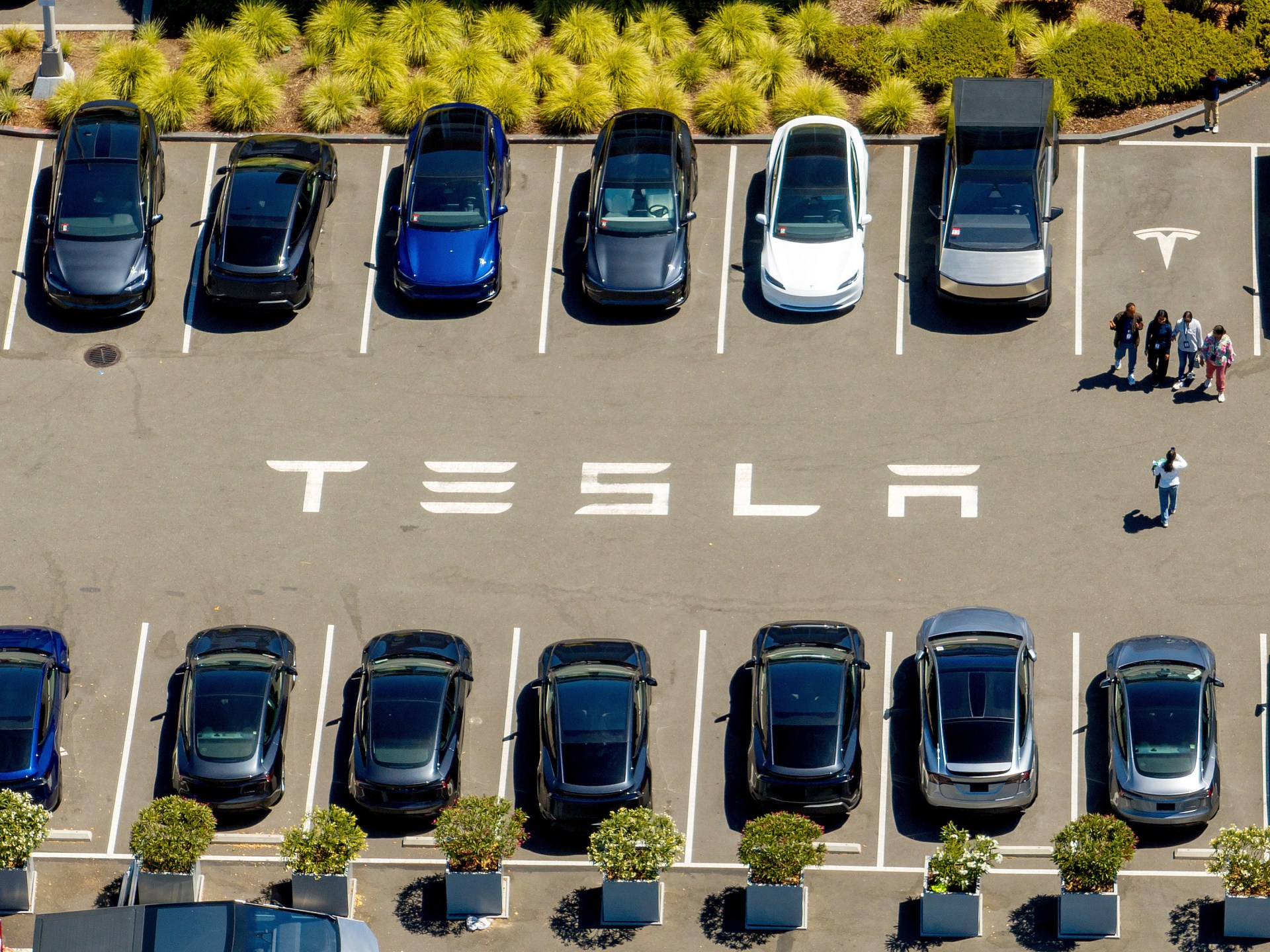 US opens probe into fatal Tesla crash at Texas home