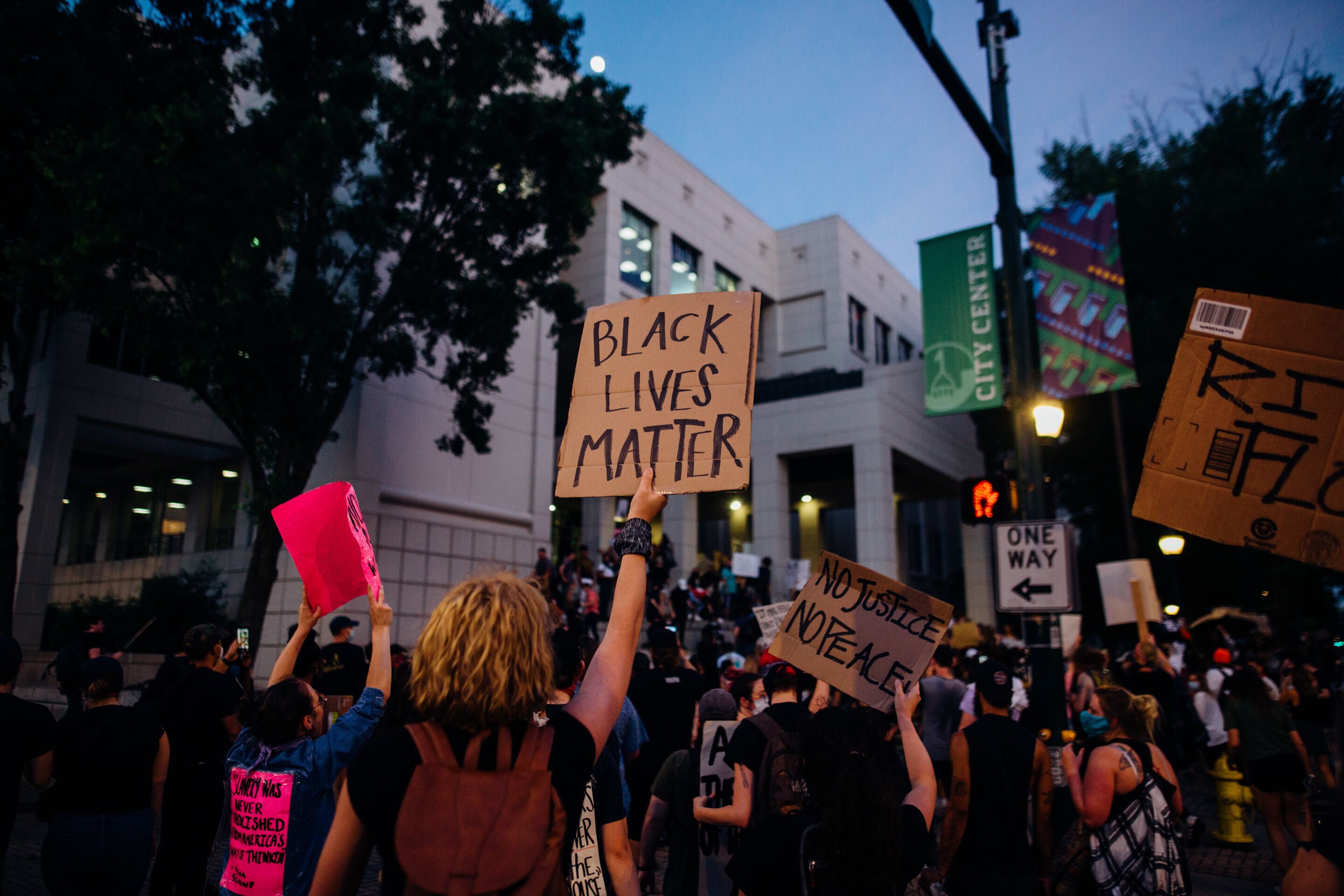 Corporate response to protest violence depends on local history, study finds