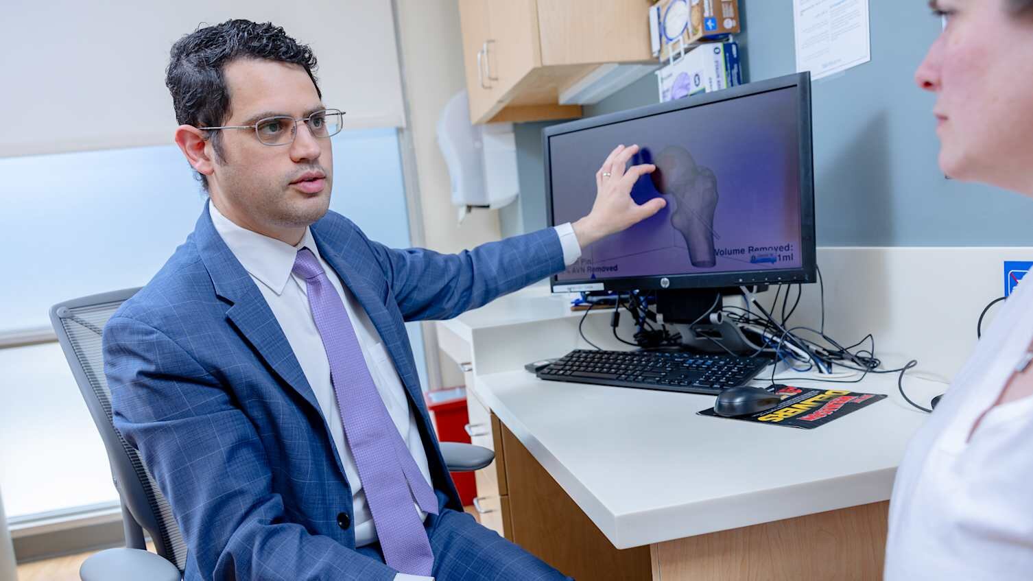 Extra antibiotics show no infection benefit after joint replacement