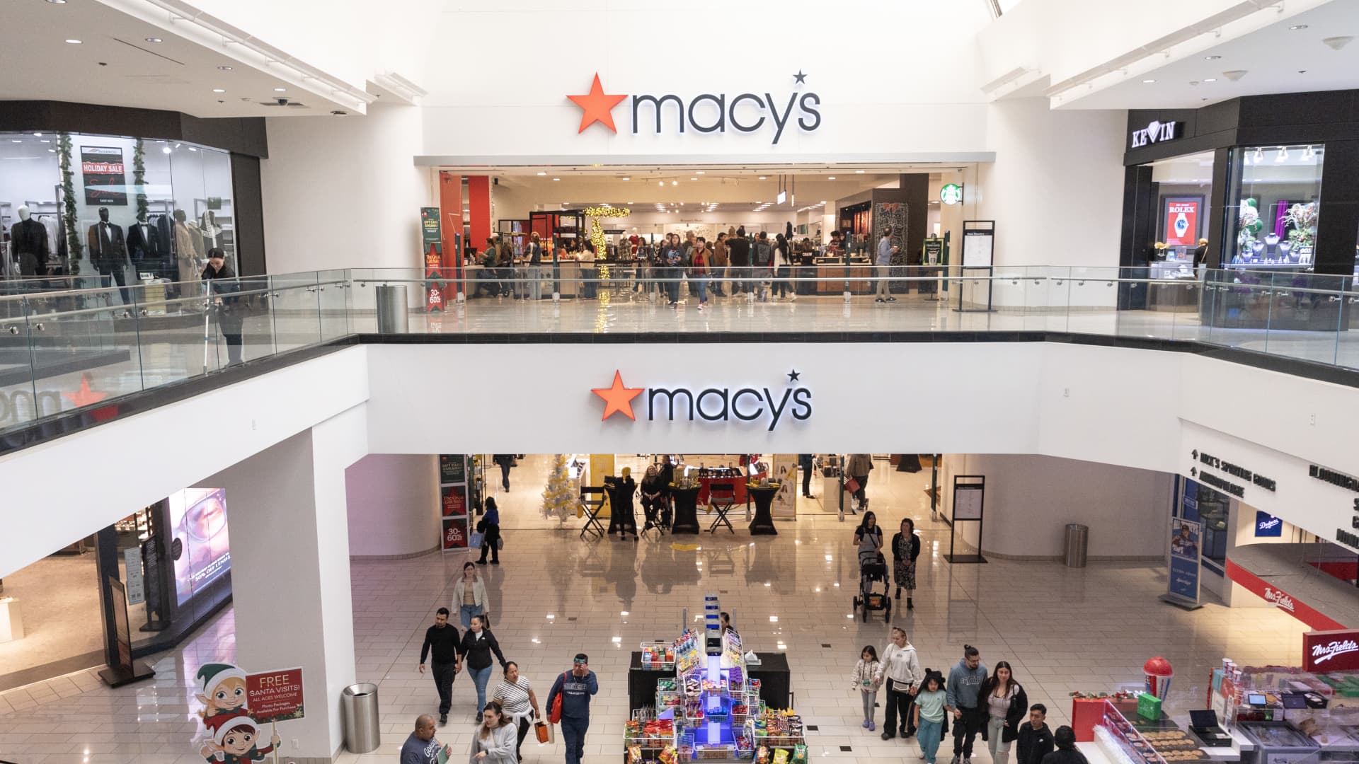 Macy’s Q2 2026 earnings lift full-year sales and profit outlook