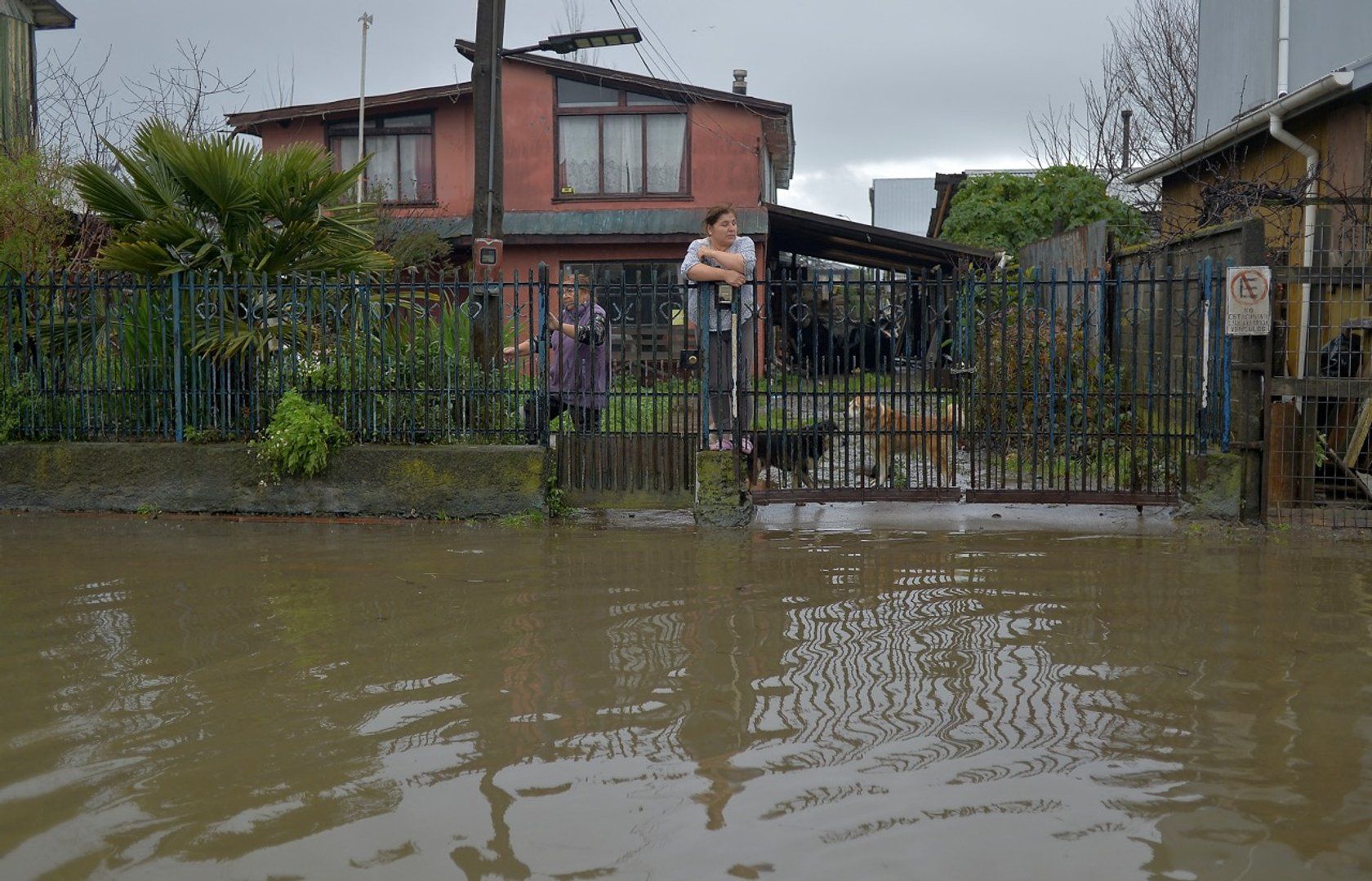Three dead as severe storm cuts power across Chile