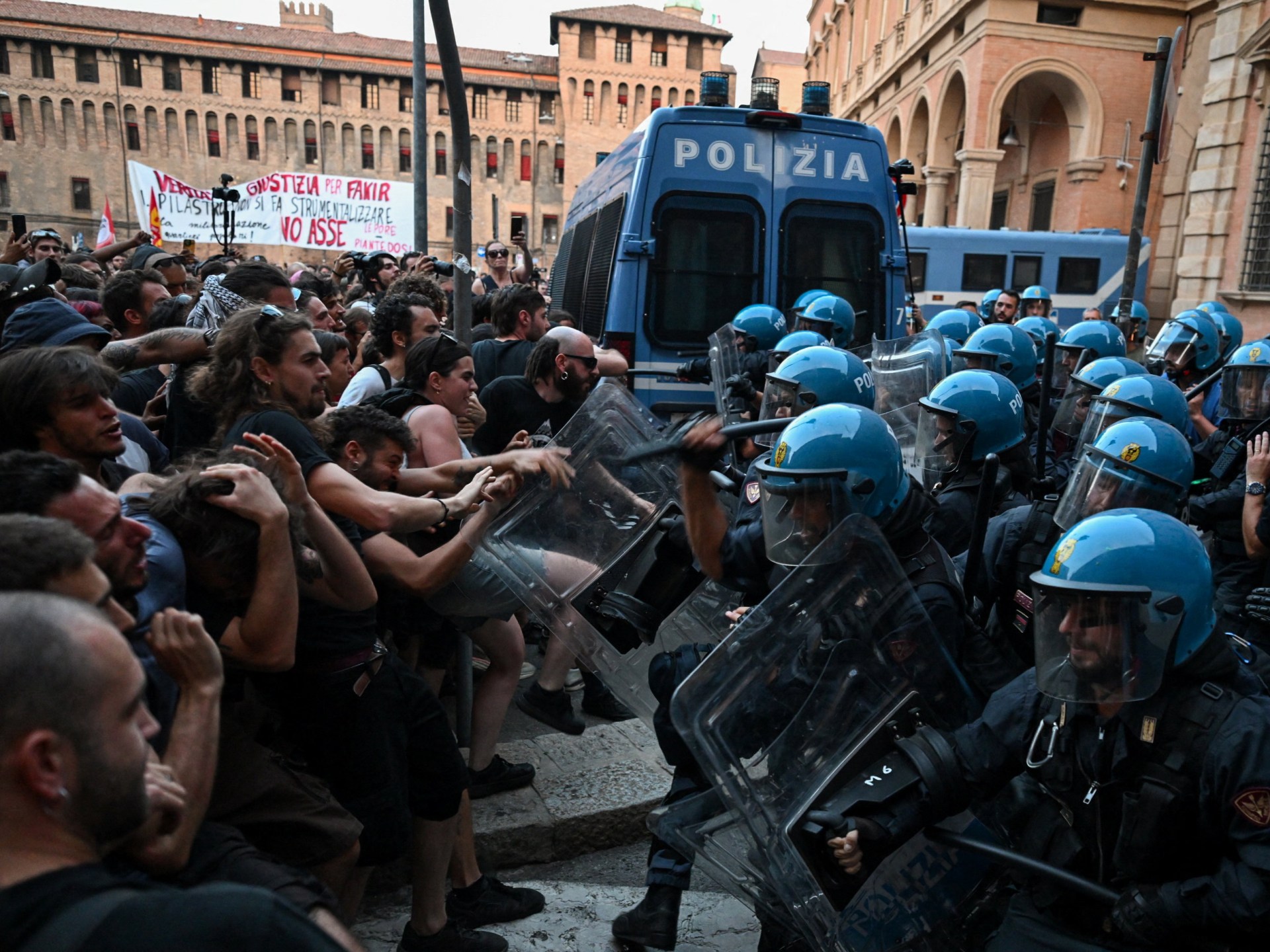 Meloni condemns Bologna protesters after death under police restraint