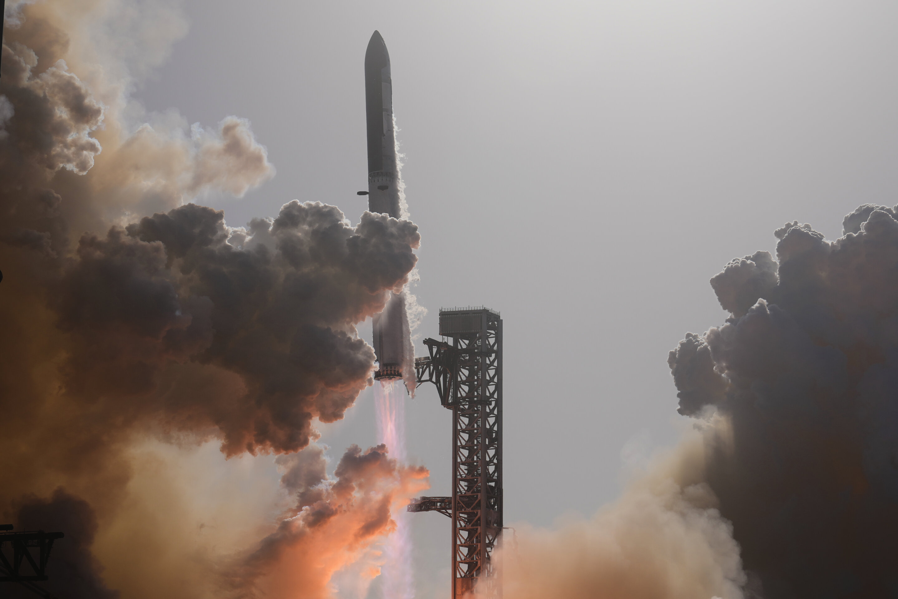 SpaceX Starship test flight deploys advanced Starlink satellites
