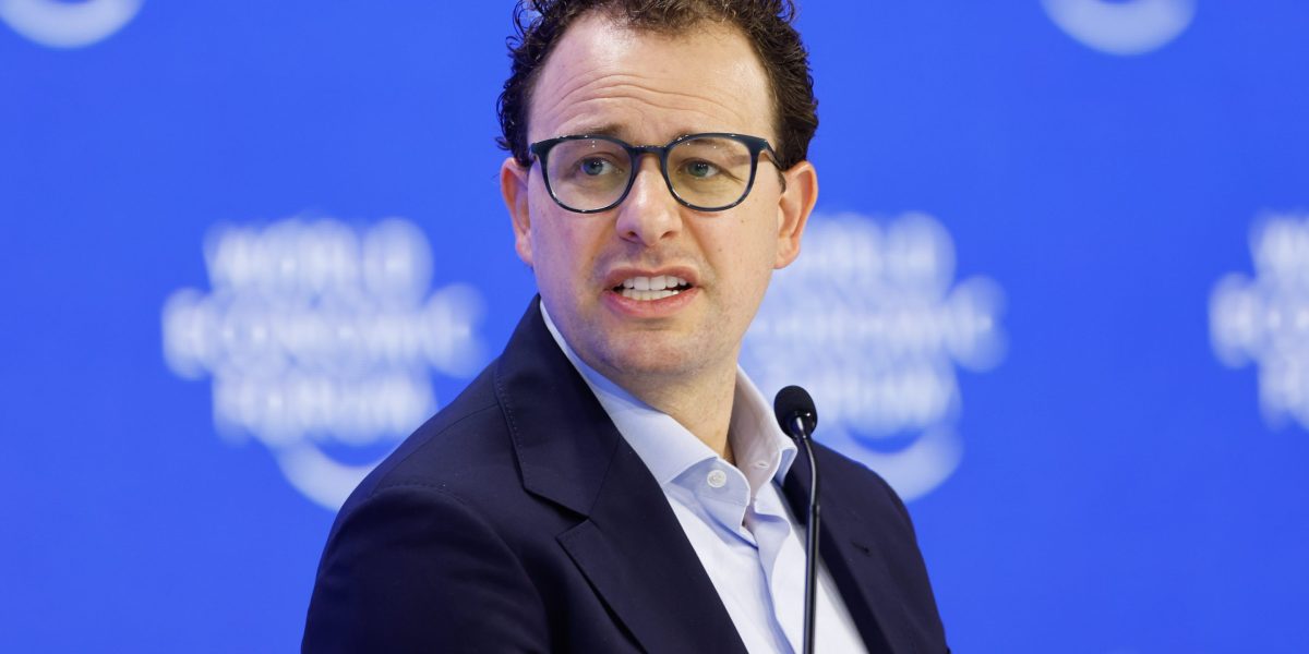 Anthropic safety report sparks debate over AI model transparency