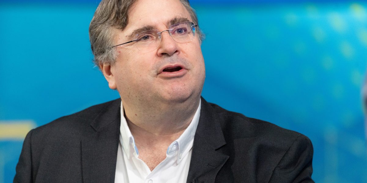 Reid Hoffman criticizes SpaceX and xAI in AI market assessment