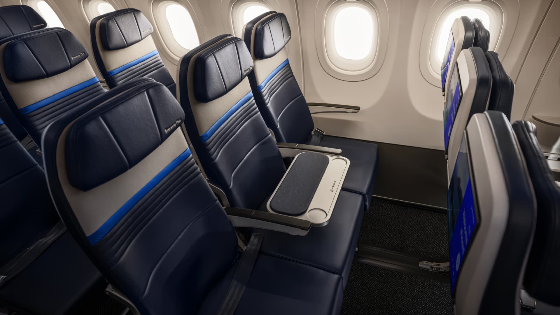 United to sell empty middle-seat rows on Airbus A321XLR jets