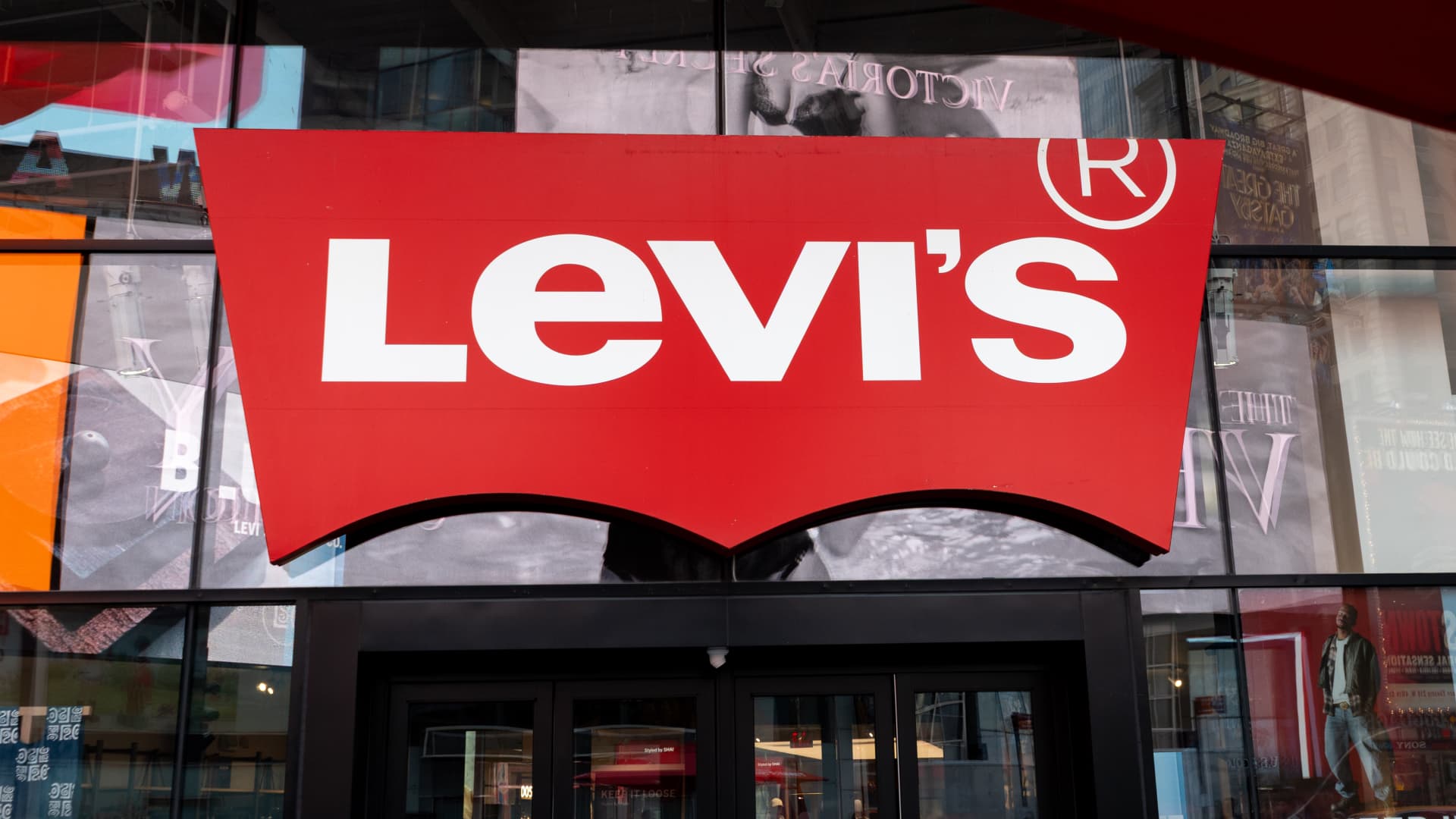 Levi Strauss raises profit guidance after tariff refunds