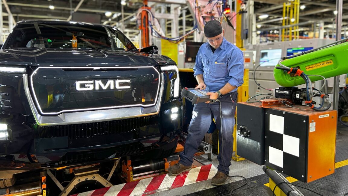 GM robot rollout draws union anger at Detroit EV plant