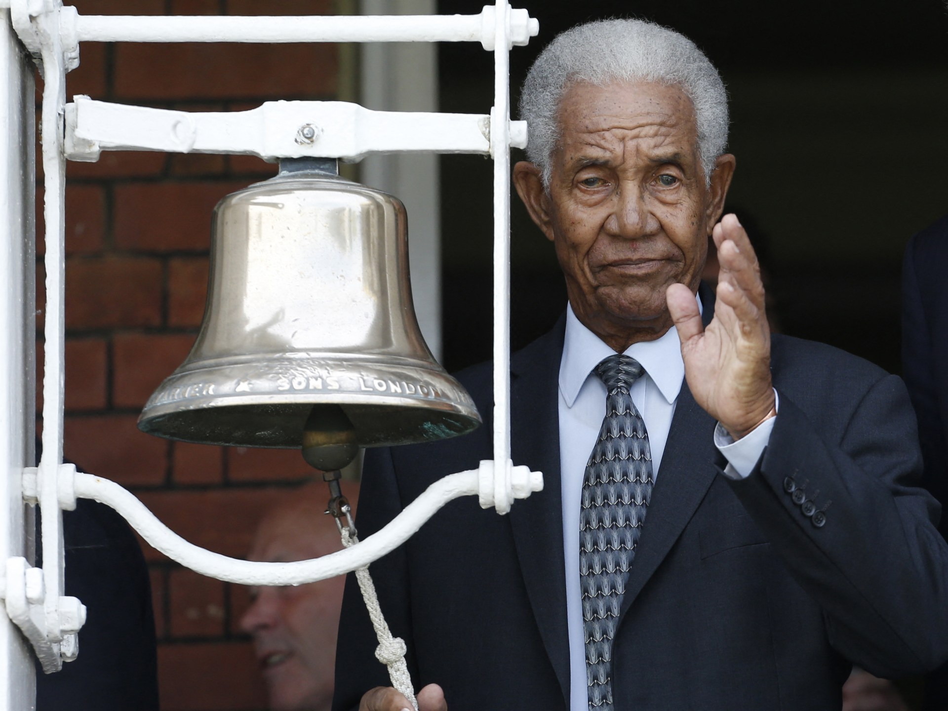 Garfield Sobers, West Indies all-rounder, dies at 89