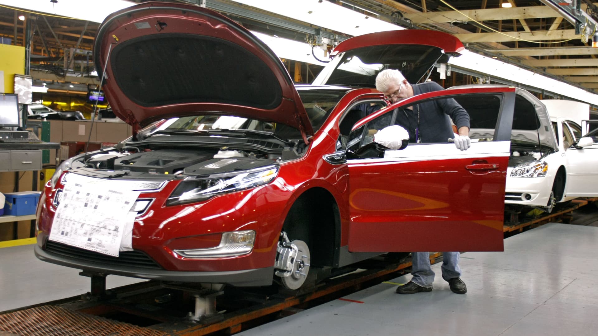 GM confirms hybrid vehicles are part of its U.S. plans