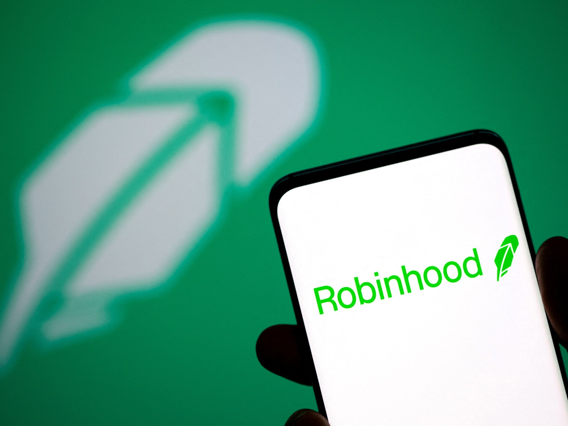 Robinhood cuts 10% of staff in restructuring push