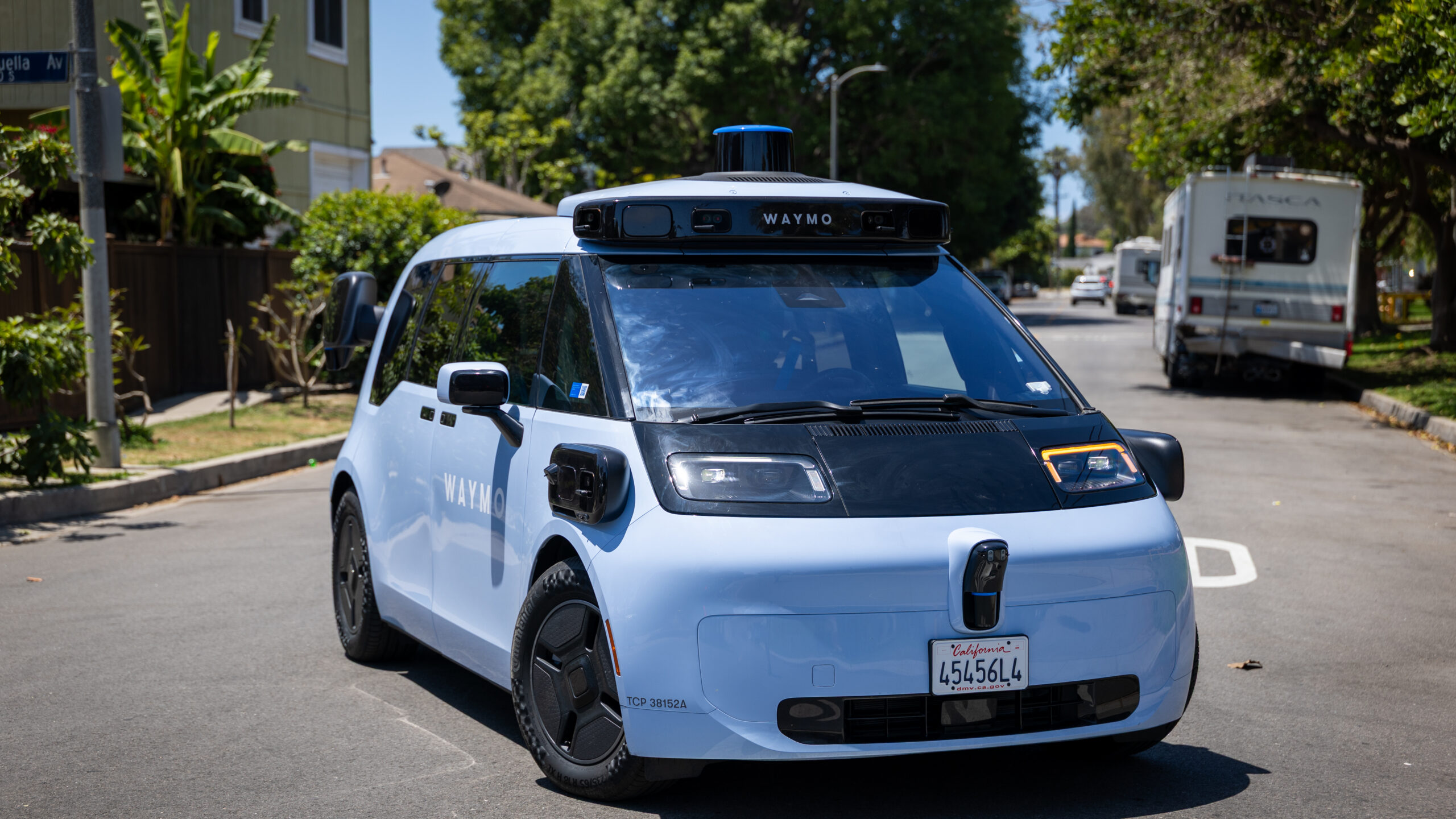 Waymo’s new California robotaxi rides stay free during state review