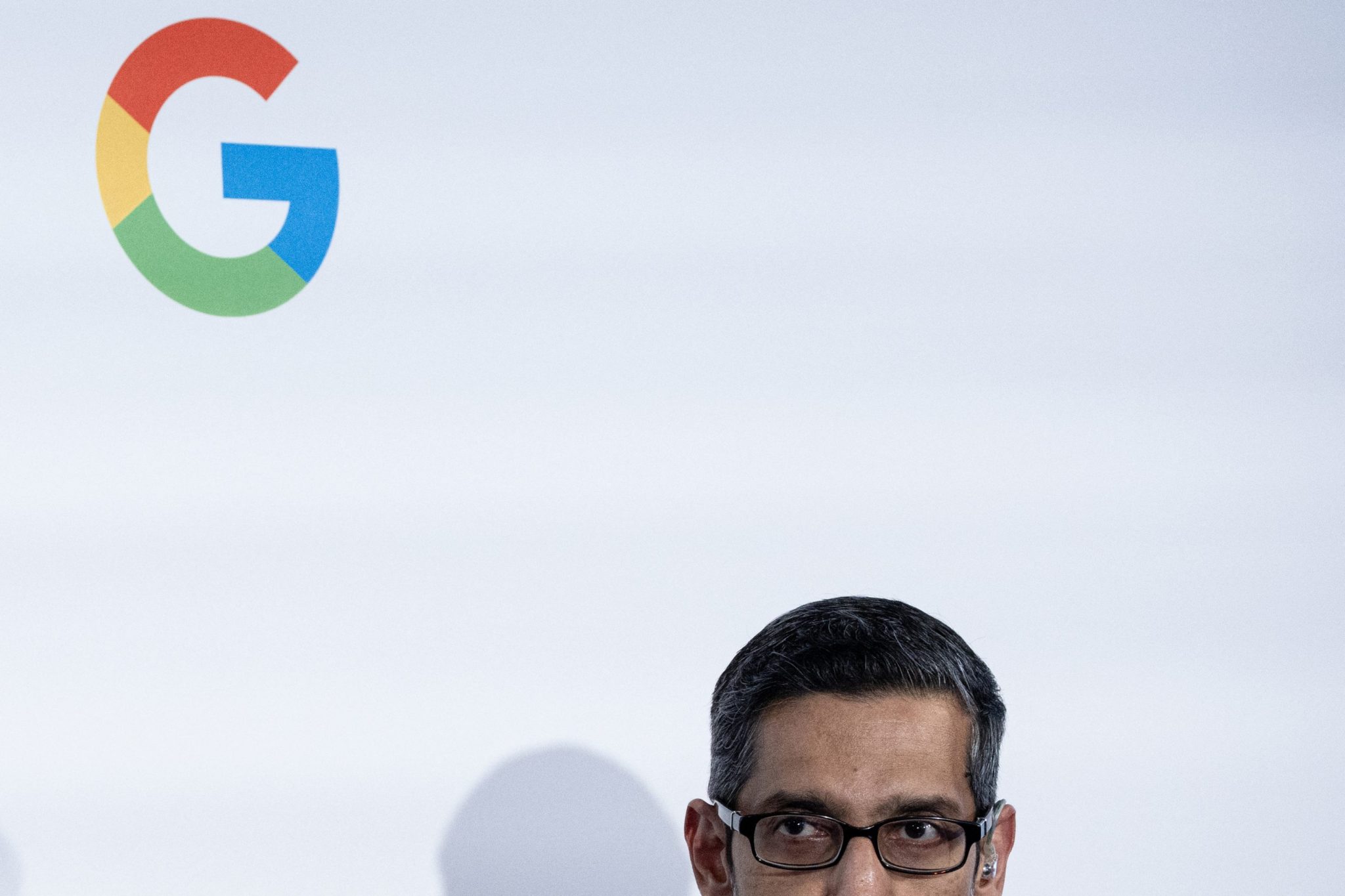 Alphabet negative cash flow alarms Wall Street despite record profit