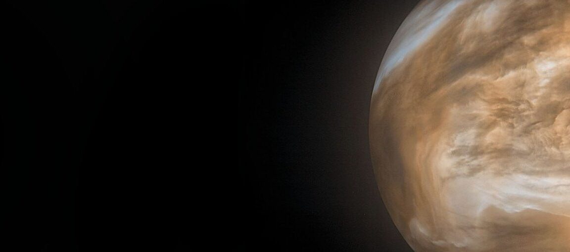 Study links Venus’s lower haze to cosmic dust