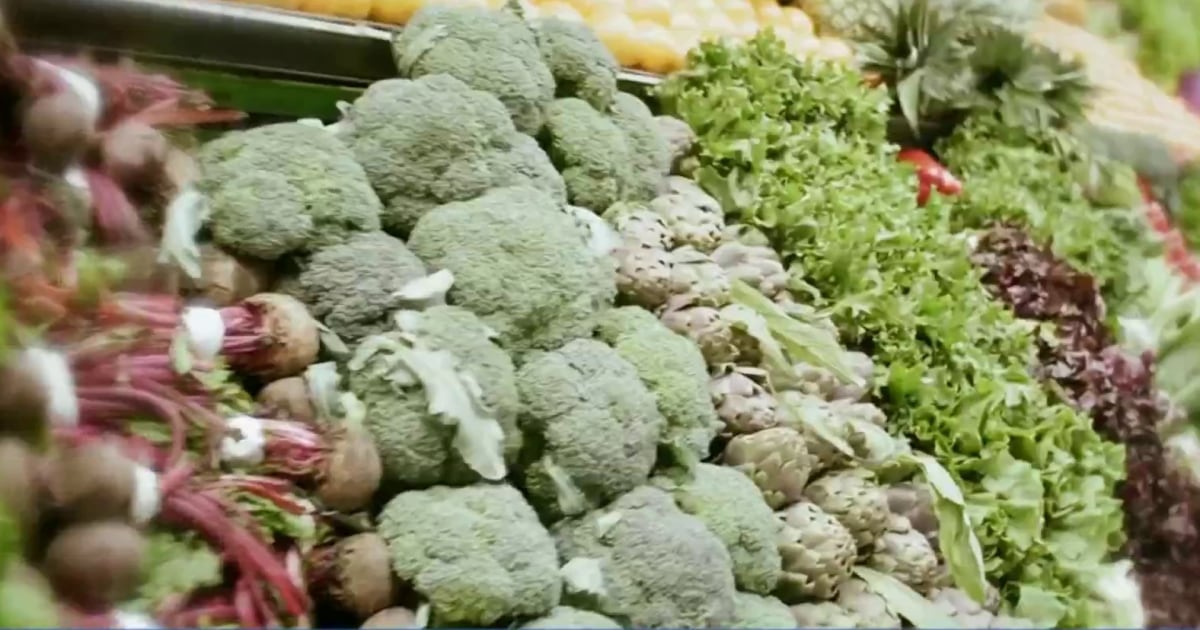 Taco Bell pulls Taylor Farms lettuce amid parasite outbreak