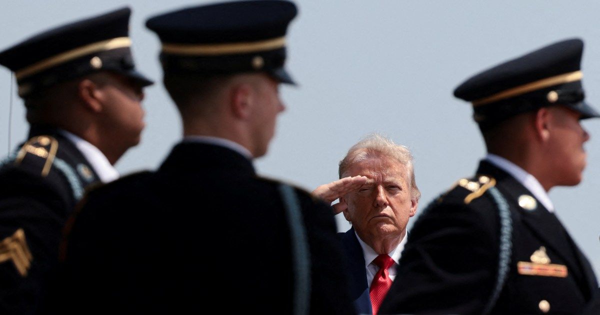 US halted Iran strikes as talks resume and Hormuz remains closed