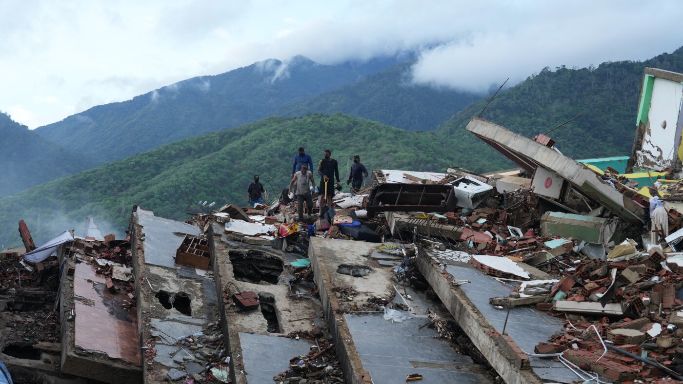 Venezuela quake toll climbs as aid groups warn of wider crisis